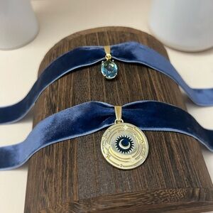 Handmade Mid-Century Celestial Choker: Retro Chic Statement Choker with Pendant